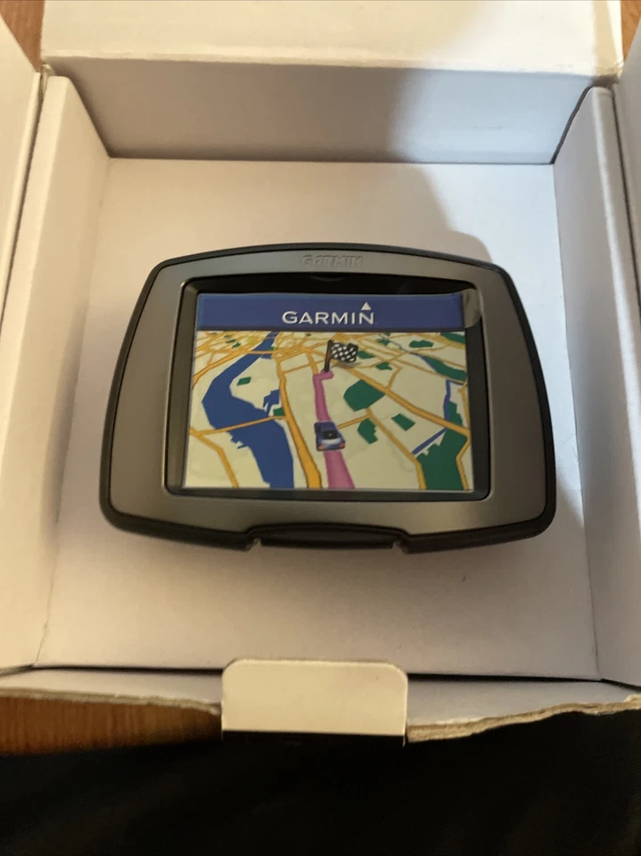 Garmin StreetPilot C340 GPS 3.5" Navigator Bundle w/ Power cable, box, manuals - Image 2 of 4