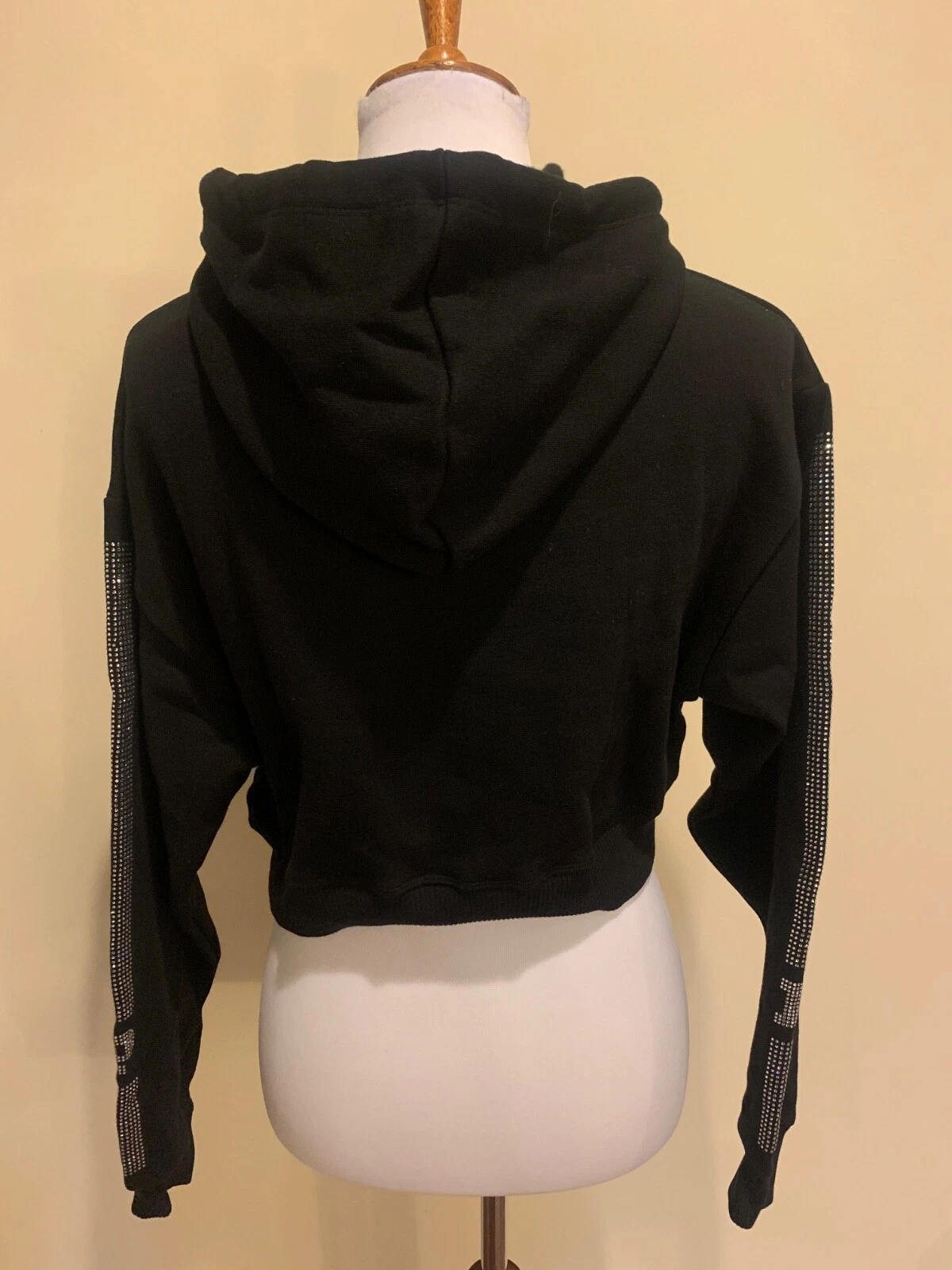 UNDERCOVER Nuovo con etichetta! Felpa con cappuccio Victoria's Secret ROSA nera Campus Bling cropped taglia XS
