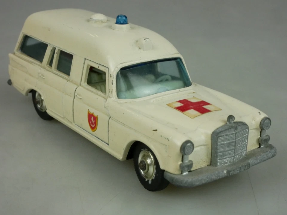 K-06B Mercedes Benz 'Binz' Ambulance - 81419 Matchbox Kingsize Lesney - Bild 3 von 4