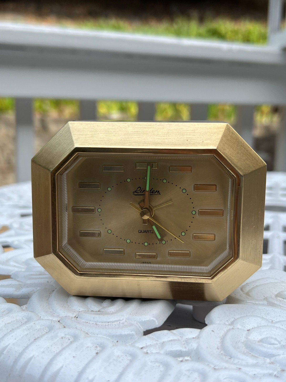 Linden Quartz Desk/Travel Alarm Clock (Model 4RE685)
