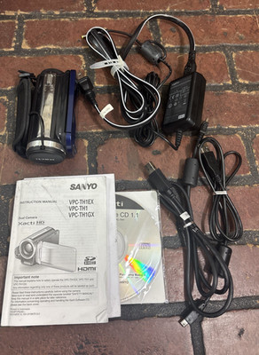 Sanyo Xacti Dual Video/Still Camera VPC-TH1 Blue