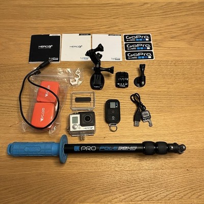 Go Pro Hero 3 Plus mit Zubehör Floating Pack - Hand Grip - Remote Control, etc.