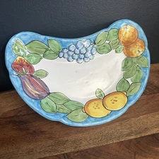 CER GIOVANNI VIETRI Hand Painted Dish Italy Fruit Pottery Cresent Plate AS IS