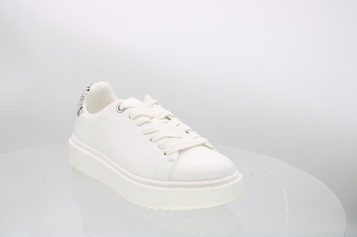 steve madden catcher white