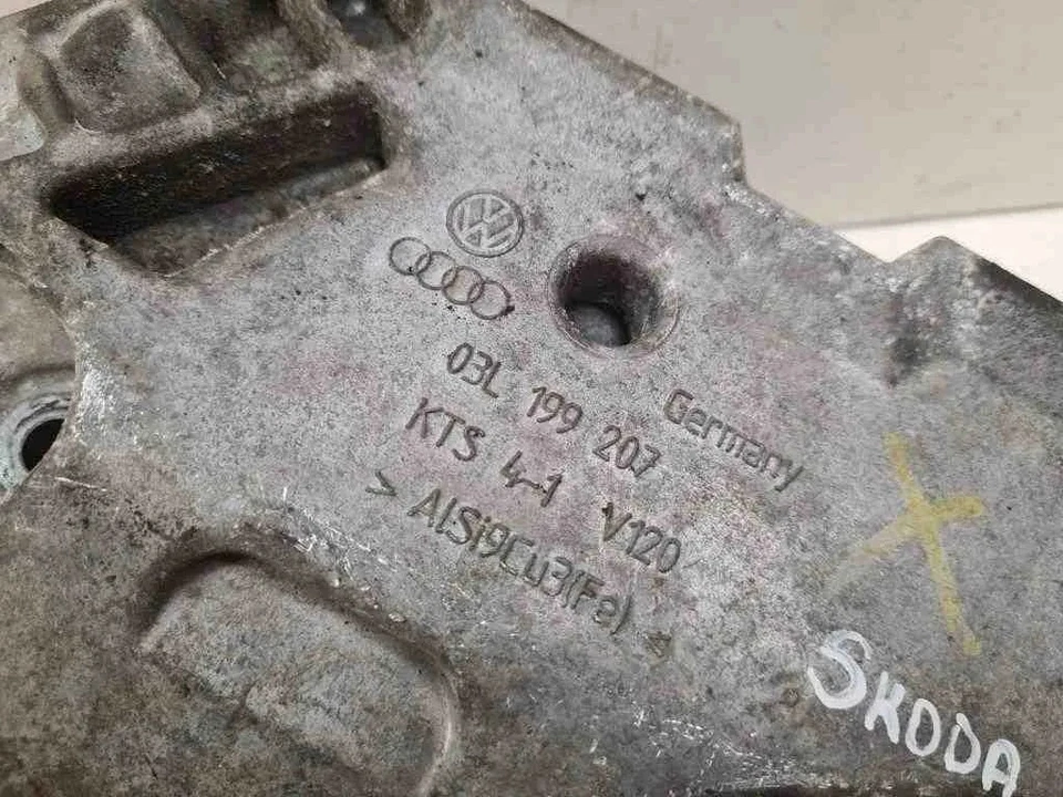 SKODA SUPERB I 3U4 Support Moteur Côté Gauche 03L199207 2.00 Diesel 32724426 - Photo 2/3