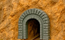 N Scale Weathered Stone Single Train Tunnel Portal - 1:160Model Railroad Scenery