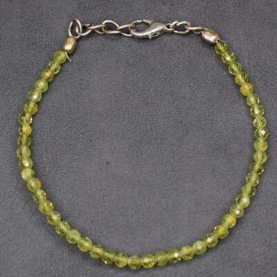 Grüner Peridot funkelnder toller Schliff 18 kt runde Form Perlen Armband AK 34 E477