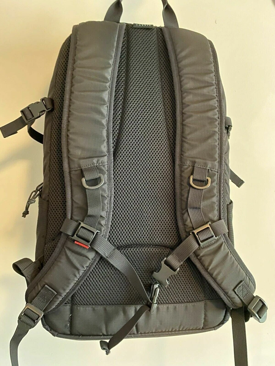 Supreme hotsell backpack 17