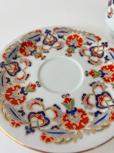 Vintage Kutahya Porcelain Turkish Coffee Cup and Saucer Hand Painted Set Display - Picture 5 of 8