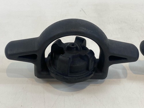 Juego de 4 tacos de amarre para rieles de cama TOYOTA TACOMA 2005-2022 58461-04020 - Imagen 4 de 7
