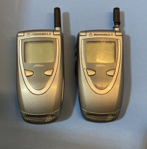 Lotto di 2 telefoni cellulari Motorola i1000 Plus (Nextel) - vintage per parti di ricambio NON TESTATO - Foto 1 di 9