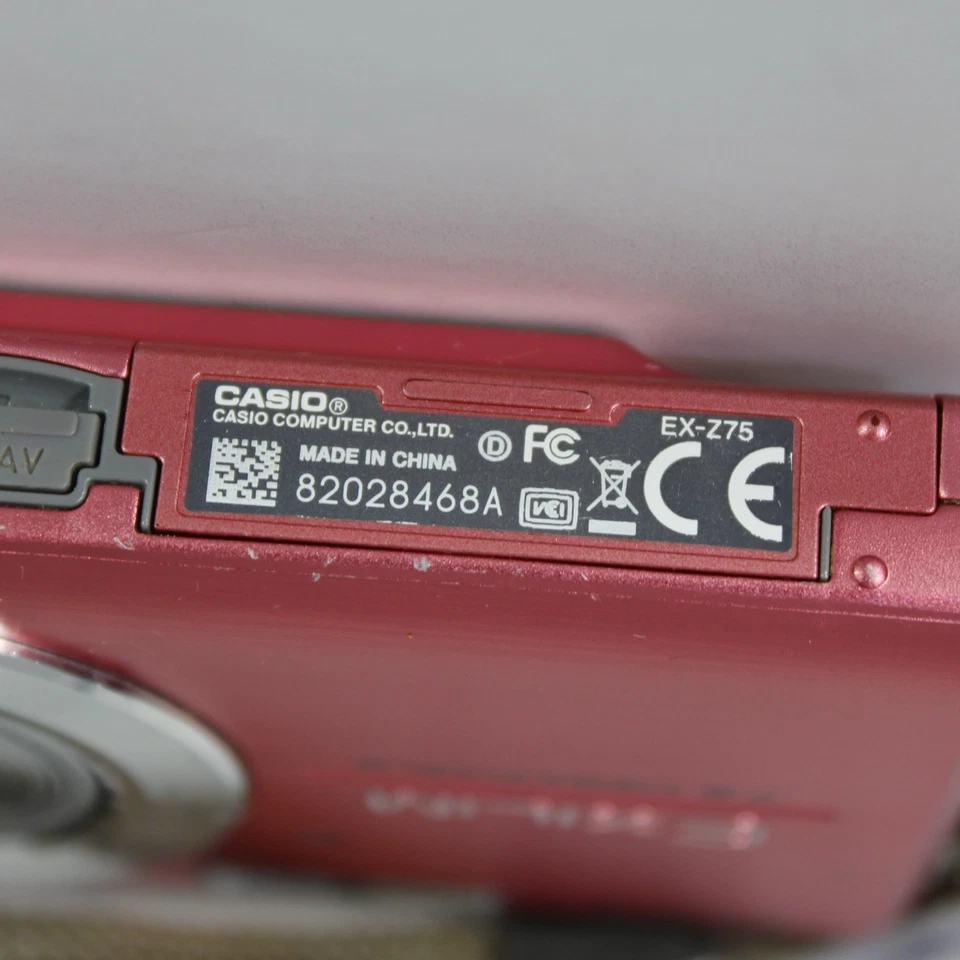 Casio EXILIM EX-Z75 7.2 Megapixel PINK Digital Camera With Battery Not Tested - Image 4 of 4