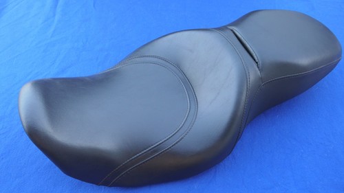 Genuine Harley Davidson Road King Custom FLHRS Stitching Seat 1997-2007