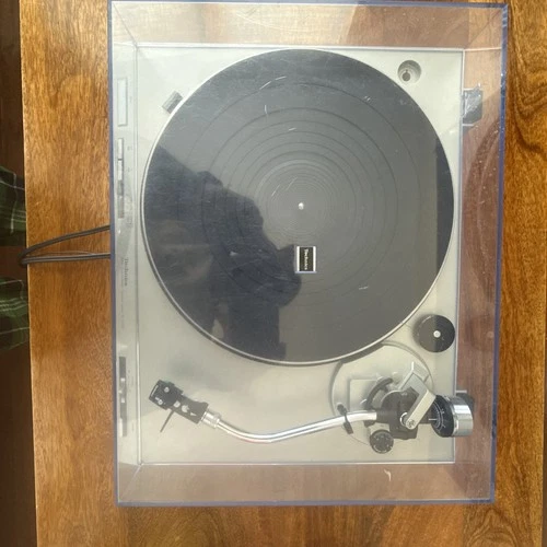 Technics SL-D202 Turntable Direct Drive Auto Return with AT-VM95E stylus