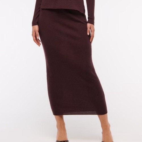 Abercrombie & Fitch 100% Merino Wool Ribbed Maxi Skirt Maroon Medium NWT - Picture 1 of 3