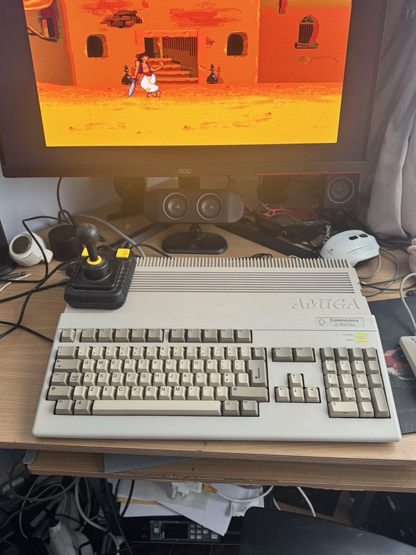 Amiga 500plus Apollo Vampire V4 Running Coffin