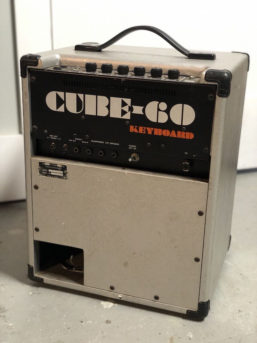 Roland Cube 60 Keyboard Vintage Amplifier Working In Roland Cube 60 Keyboard Vintage Amplifier Working In