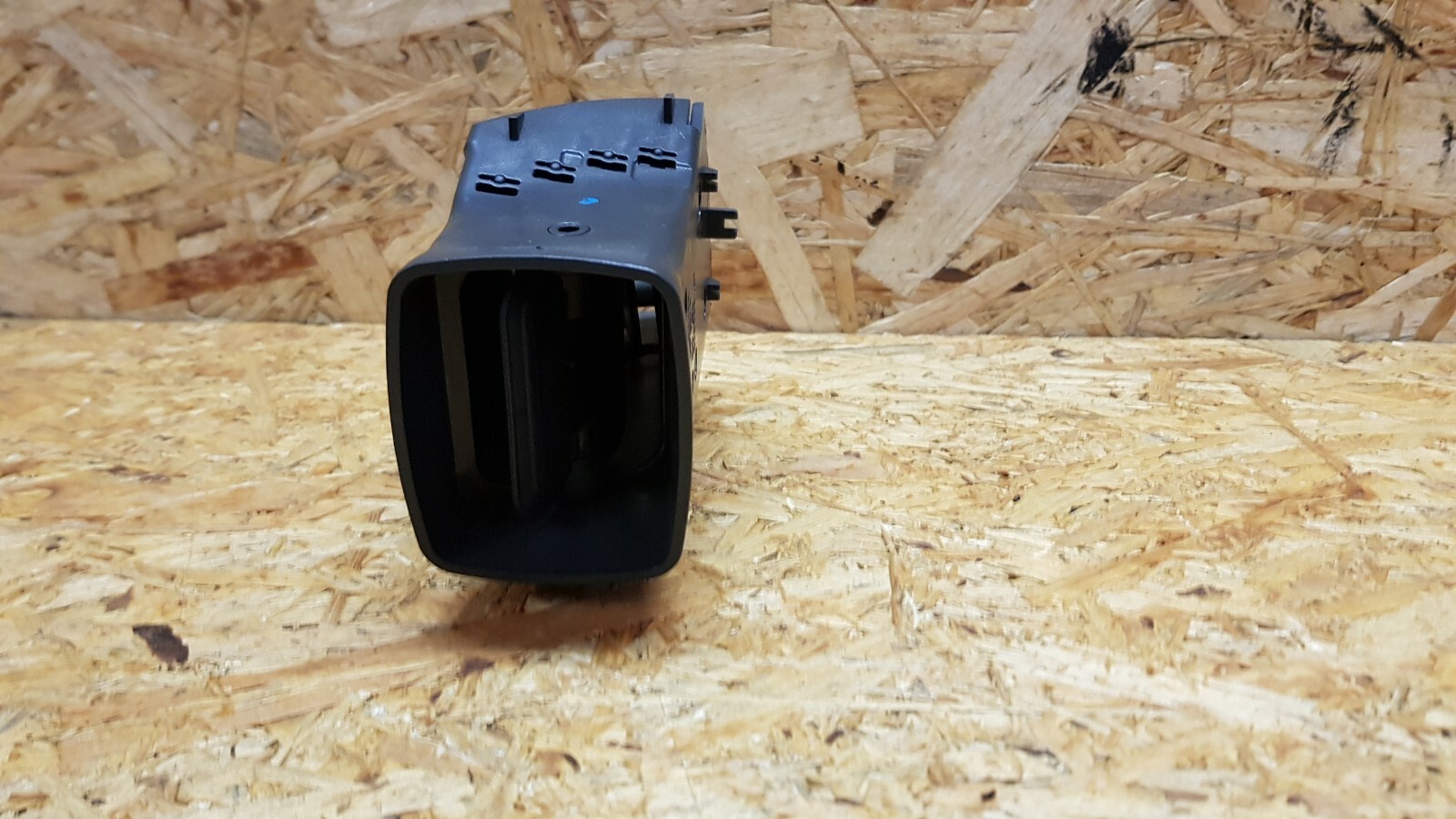 VAUXHALL ZAFIRA B 20052012 FRONT RIGHT DRIVER SIDE MIDDLE AIR VENT