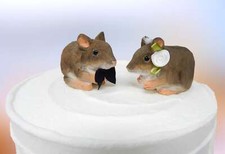 Mouse Cake Top Bride Groom Love Barn Wedding Engagement Carved Wood Statue Rat