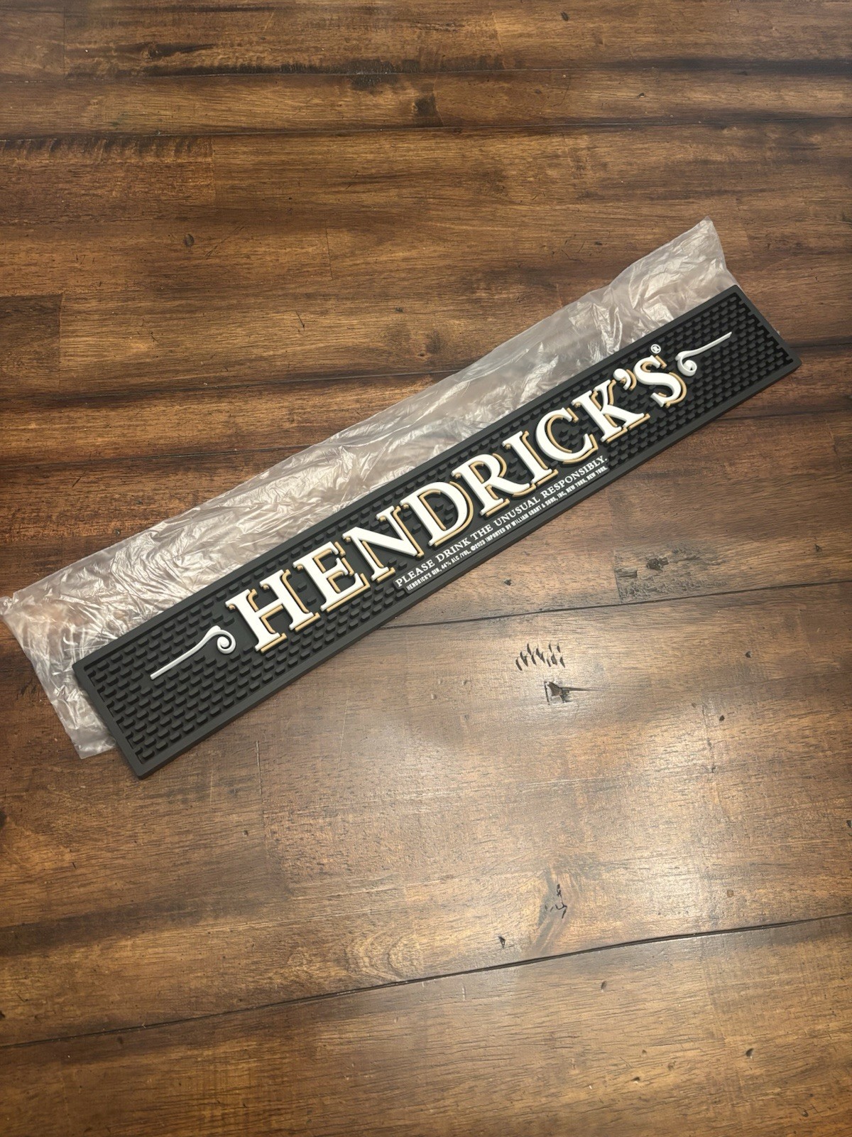Hendrick’s Gin Mix Bar Spill Rubber Mat 23” Cocktail Rare Mixer Tonic Vtg