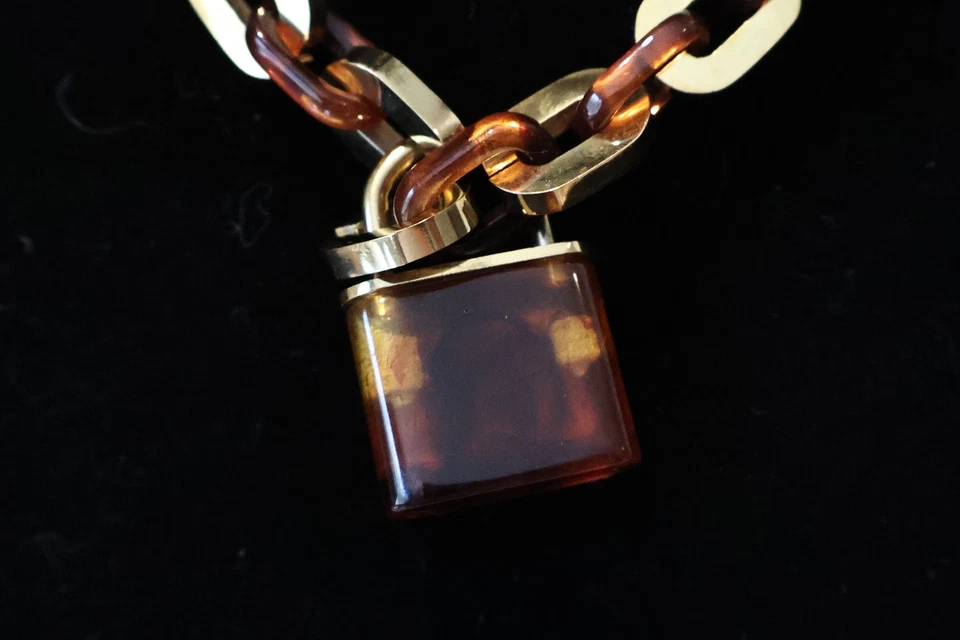 Michael Kors Imitación Tortuga Concha Collar Medallón Tono Dorado Palanca 20" N22 Foto 3 de 4