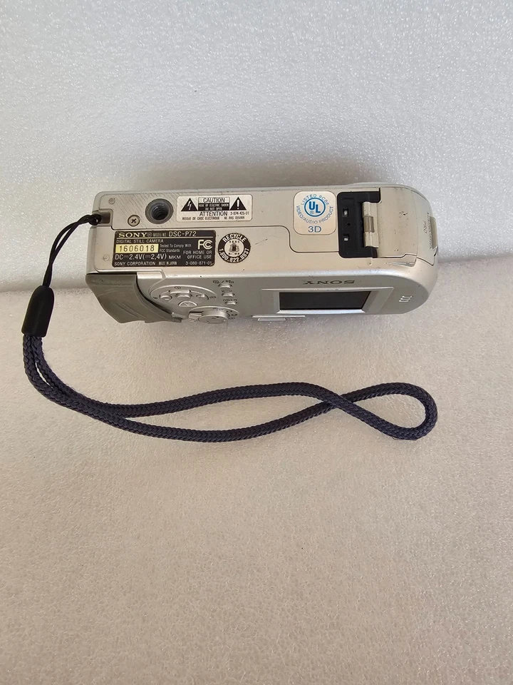 Sony Cyber-shot DSC-P72 3.2MP Digital Camera – Silver – Tested & Working - Image 3 of 4