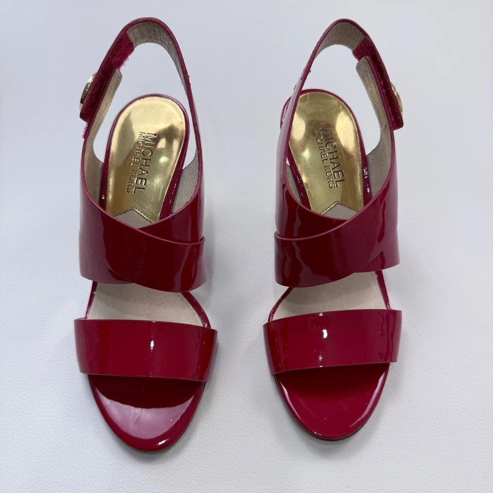 Sandalias Michael Kors de charol rojo punta abierta tacones con tiras talla 6M Foto 2 de 4