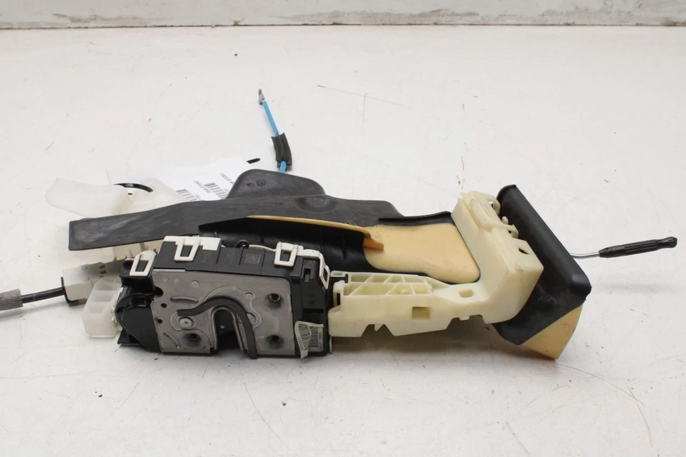 Actuador de cierre de cerradura de puerta delantera izquierda Mercedes-Benz E350 Sport 4MATIC 2010-2016 Foto 4 de 4