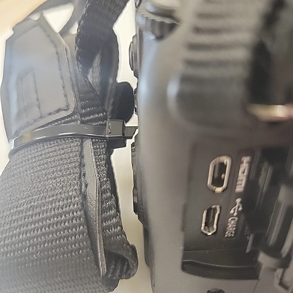 Panasonic Lumix DC-FZ80 18.1MP Digital Camera W/Battery & Charger - Imagem 4 de 4