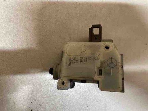MERCEDES-BENZ C W203 Tankverschluss A2038201997 2.20 Diesel 105kw 2003 22177928