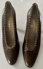 Vintage CHANEL Brown Leather Chain-Trim Pumps Size 37.5 EUC