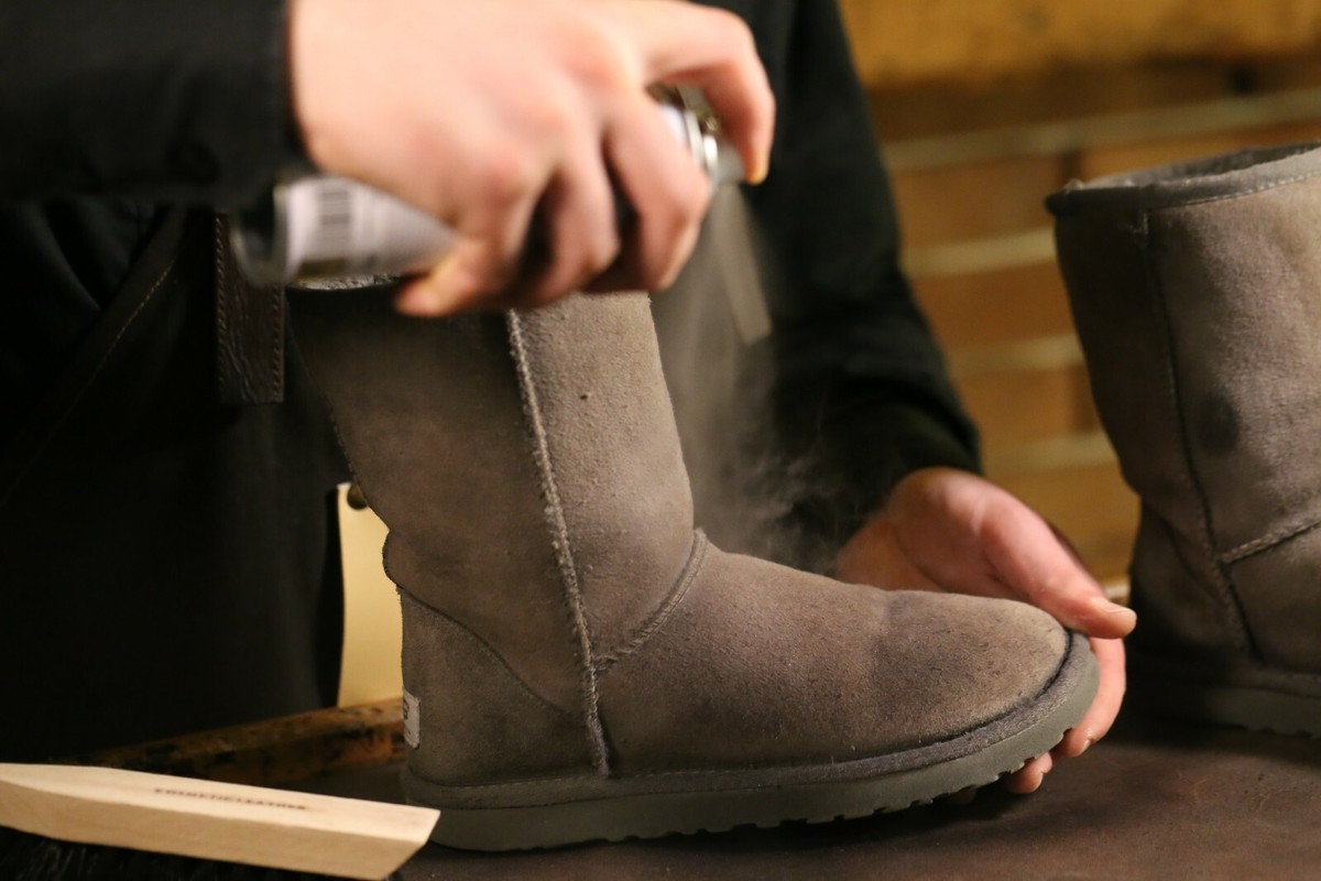 Spray per ravvivare il colore di scarpe e accessori in camoscio e