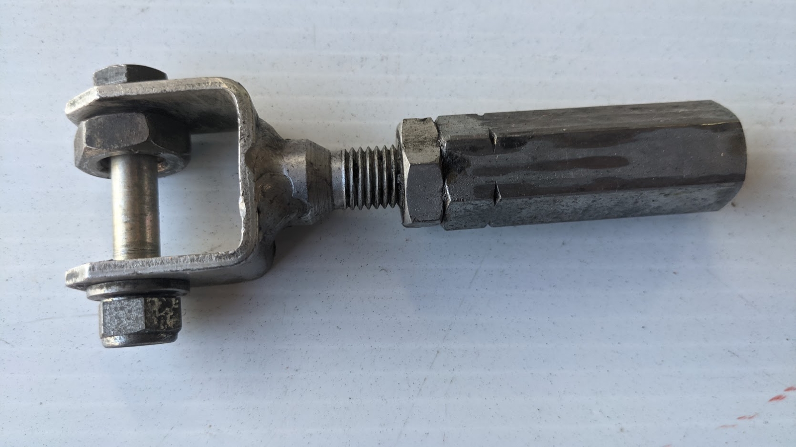 1981 FERRARI 308 GTSi shifting fork between rod and transmission 106820