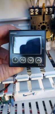  OMRON E5CN-Q2TDU TEMPERATURE CONTROLLER 100-240VAC. with P2CF-11 base.