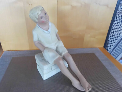 Wohnform Figur  Junge   Marmor massives Material  Neu