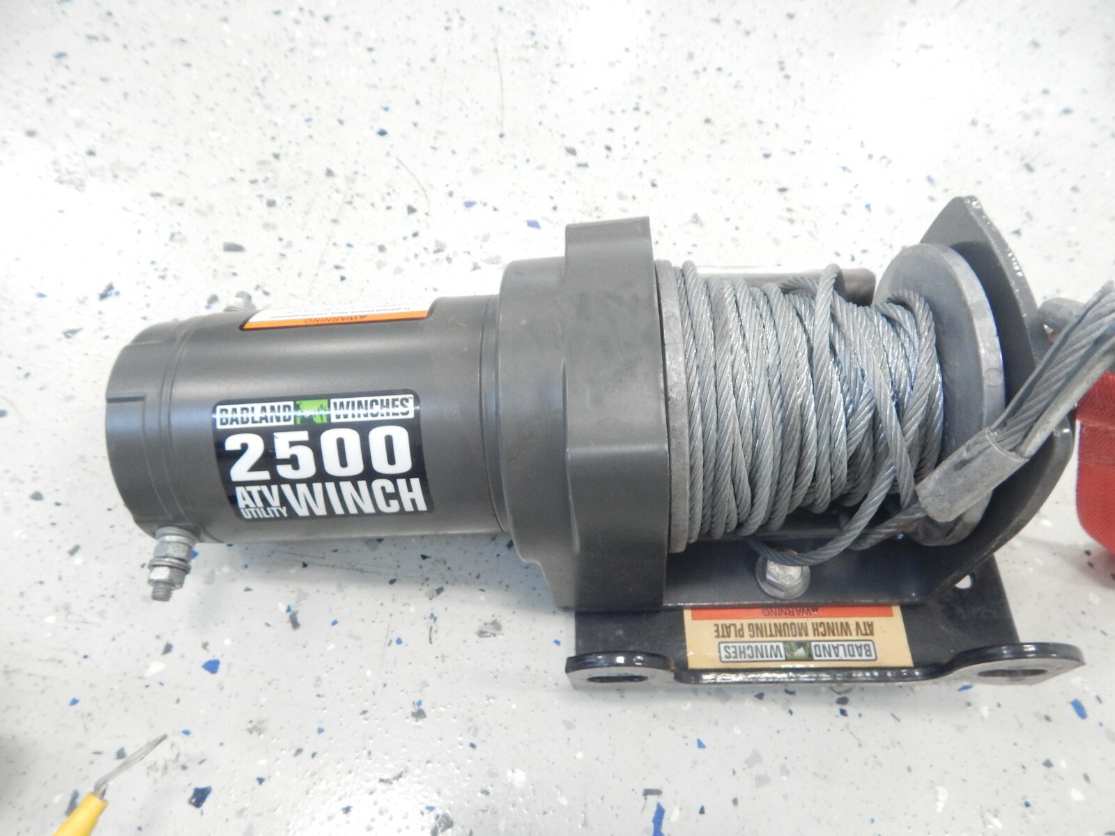 BADLANDS 2500 LB ATV WINCH WITH WIRELESS REMOTE AND WINCH MOUNT eBay