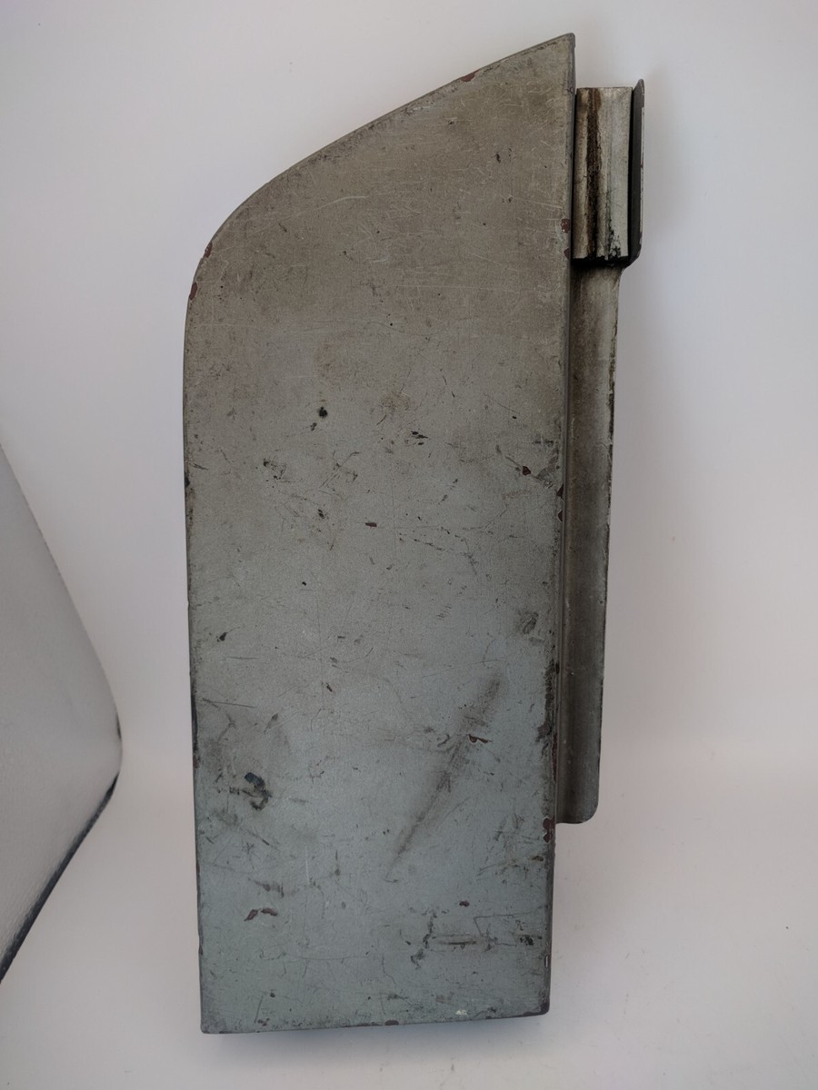 1970-1978 Datsun 240Z 260Z 280Z Left Side Engine Hood Inspection