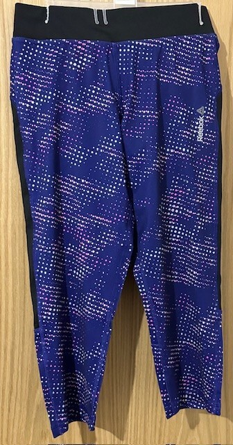 Reebok Cropped Sports Gym Leggings Size S
