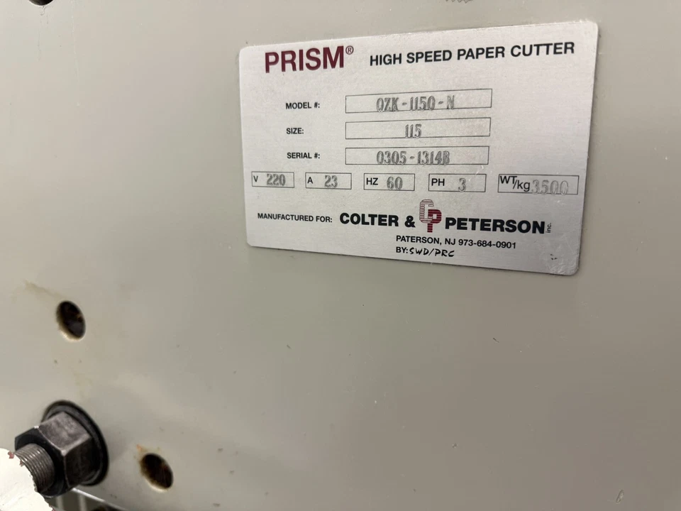 CORTADOR DE PAPEL PRISMA MODELO 115 45", programable, vigas de seguridad, mesa de aire Foto 2 de 2