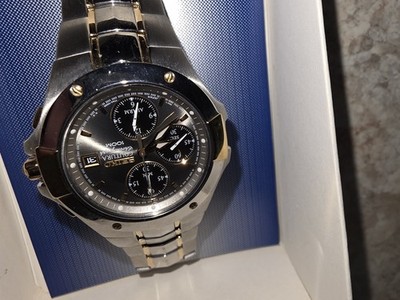 Seiko Coutura Chronograph 100M Men s Two-Tone Watch w/ Box Manual Extra Links