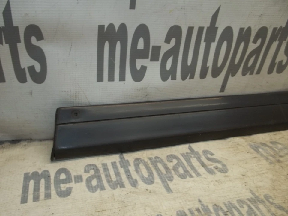 Moldura de puerta central inferior delantera pasajero derecho mercedes-benz w124 86-89 Foto 2 de 4