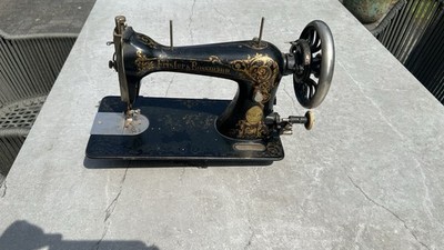 antike Frister & Rossmann Nähmaschine