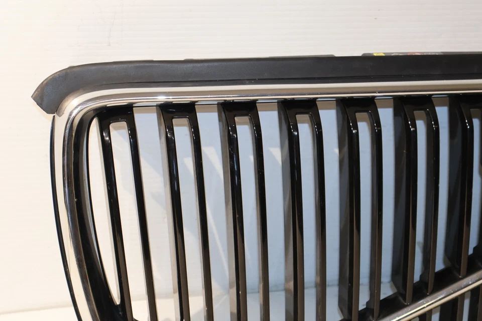 16 17 18 19 Volvo XC90 capó delantero radiador parrilla 30746 Foto 3 de 4