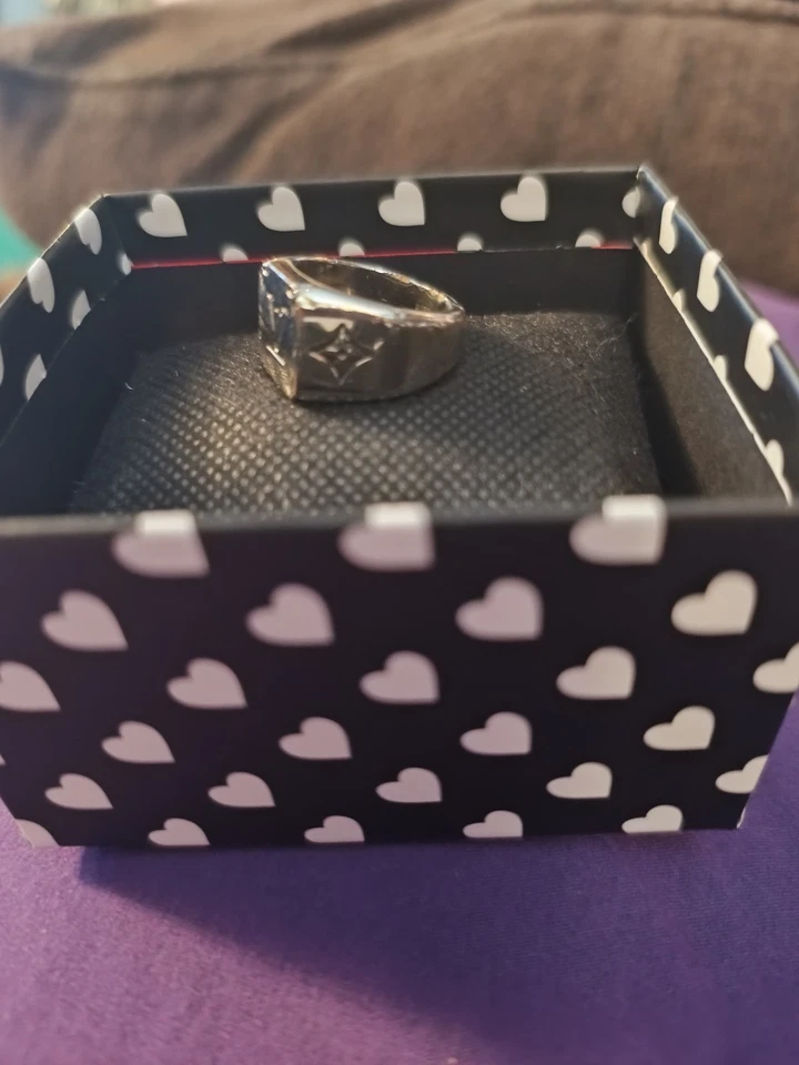 Anillo de sello Louis Vuitton Foto 2 de 4