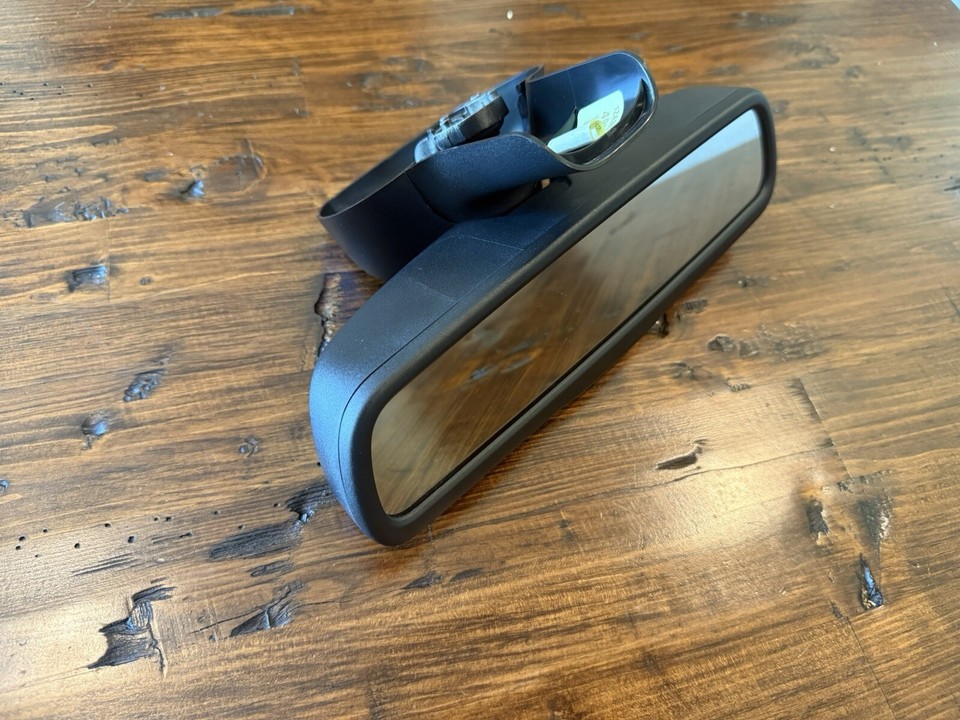 OEM 20132019 Dodge Ram 1500 Auto Dim Rear View Mirror Backup Camera