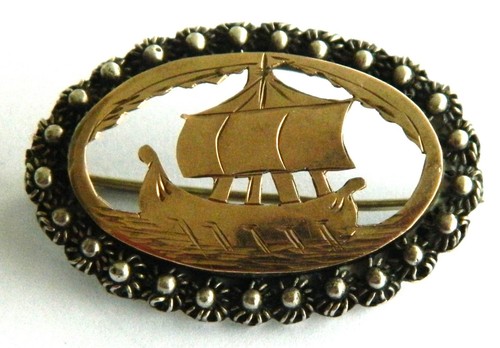 Broche Ancienne En Argent Représentant Un Drakkar - Fin XIXe / Début XXe Siècle, Avec Améthyste