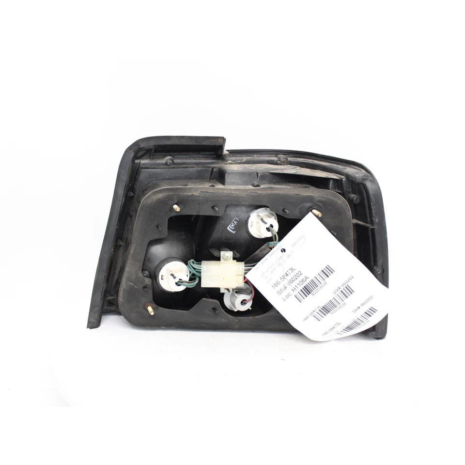 Conjunto de luz trasera Hyundai Excel 1990 número de pieza 9240124030 Foto 3 de 4