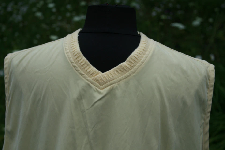 Chaleco de golf Tommy Bahama talla M amarillo forrado cuello en V bolsillos delanteros cremalleras laterales para hombre Foto 3 de 4