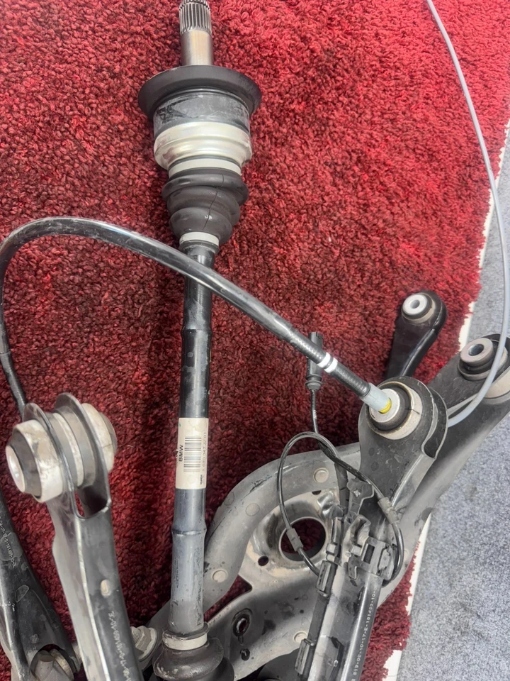 Buje de nudillo eje suspensión trasera izquierda BMW F30 F31 328D OEM 83K Foto 3 de 4