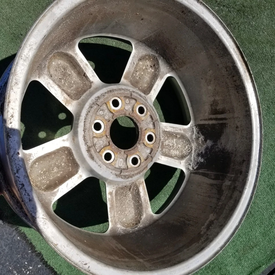 Rueda de fábrica OEM Chevrolet Tahoe 20 pulgadas Avalanche Suburban pulida LTZ GM 5308 Foto 4 de 4